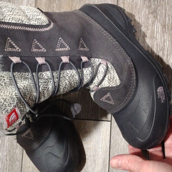 The North Face gray suede boots with soft purple accents. Size 6 - Picture 13 of 14